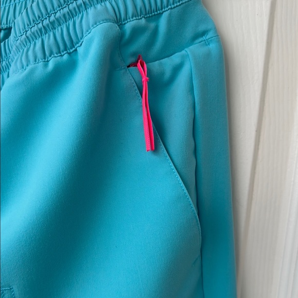 Figs Scrub Set - Picture 7 of 10